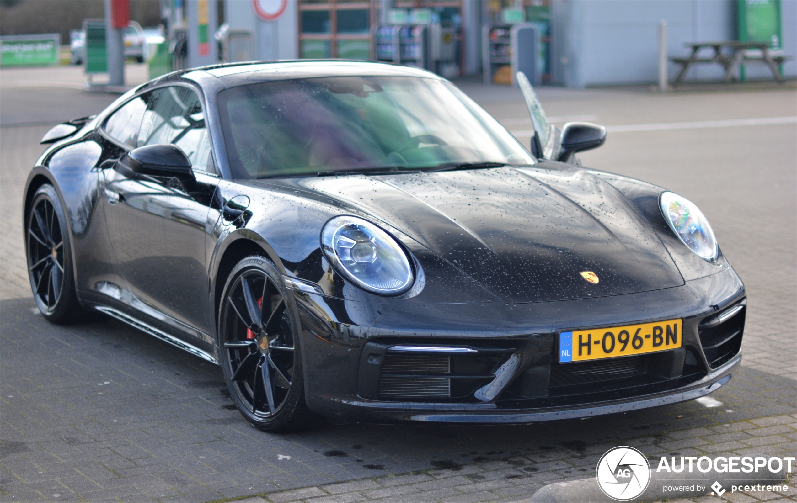 Porsche 992 Carrera 4S