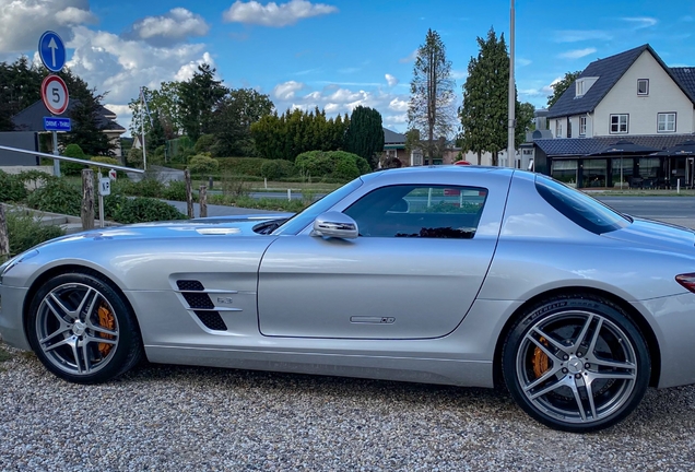 Mercedes-Benz SLS AMG