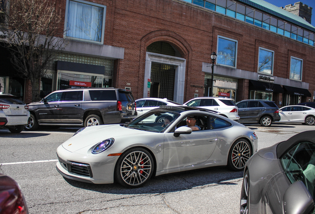 Porsche 992 Carrera 4S