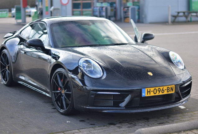 Porsche 992 Carrera 4S