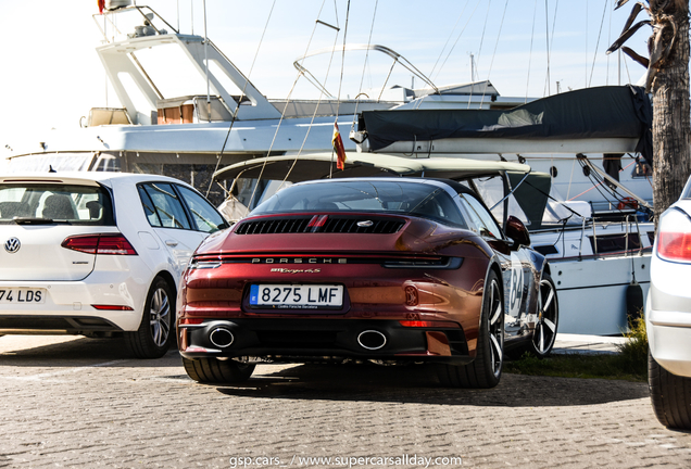 Porsche 992 Targa 4S Heritage Design Edition