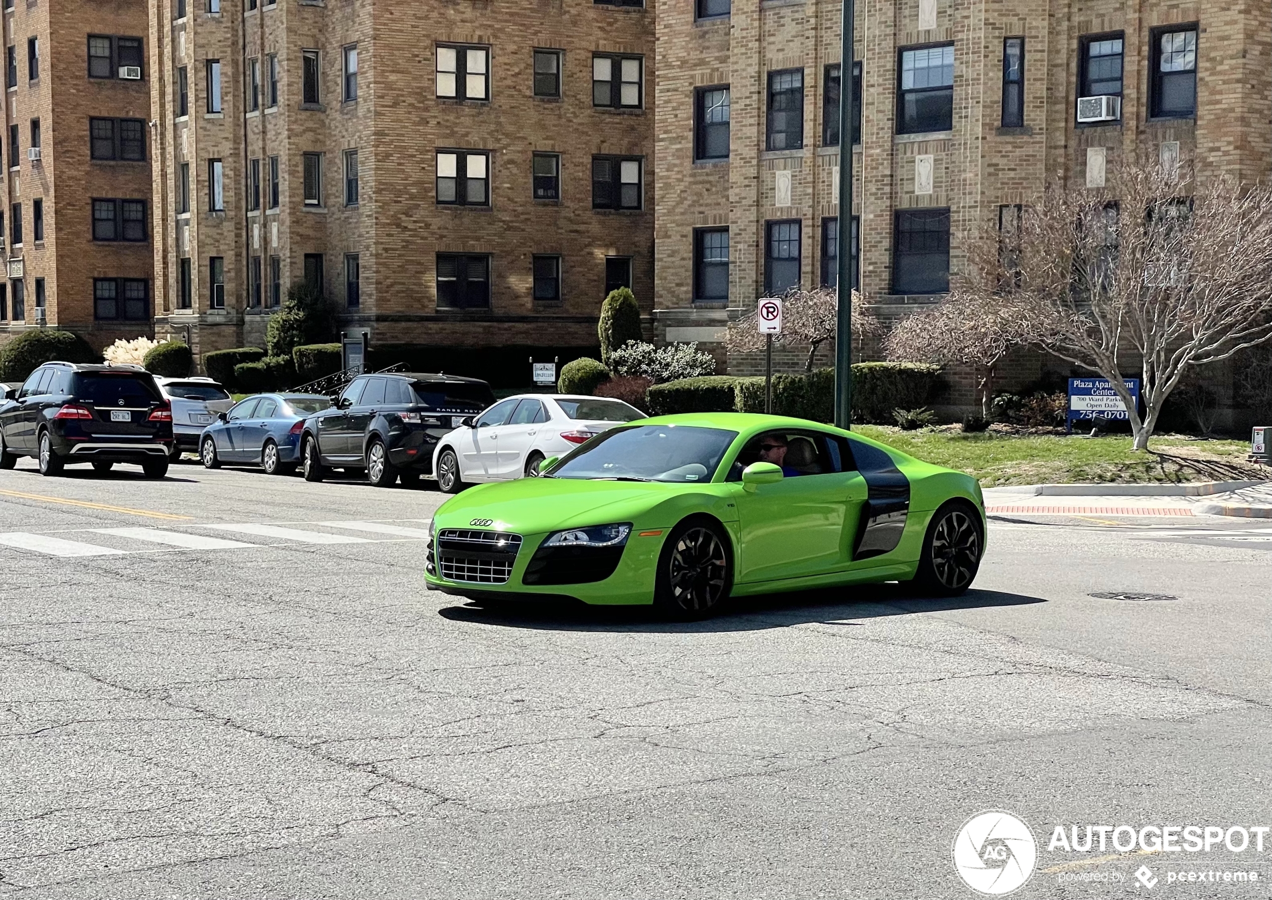 Audi R8 V10