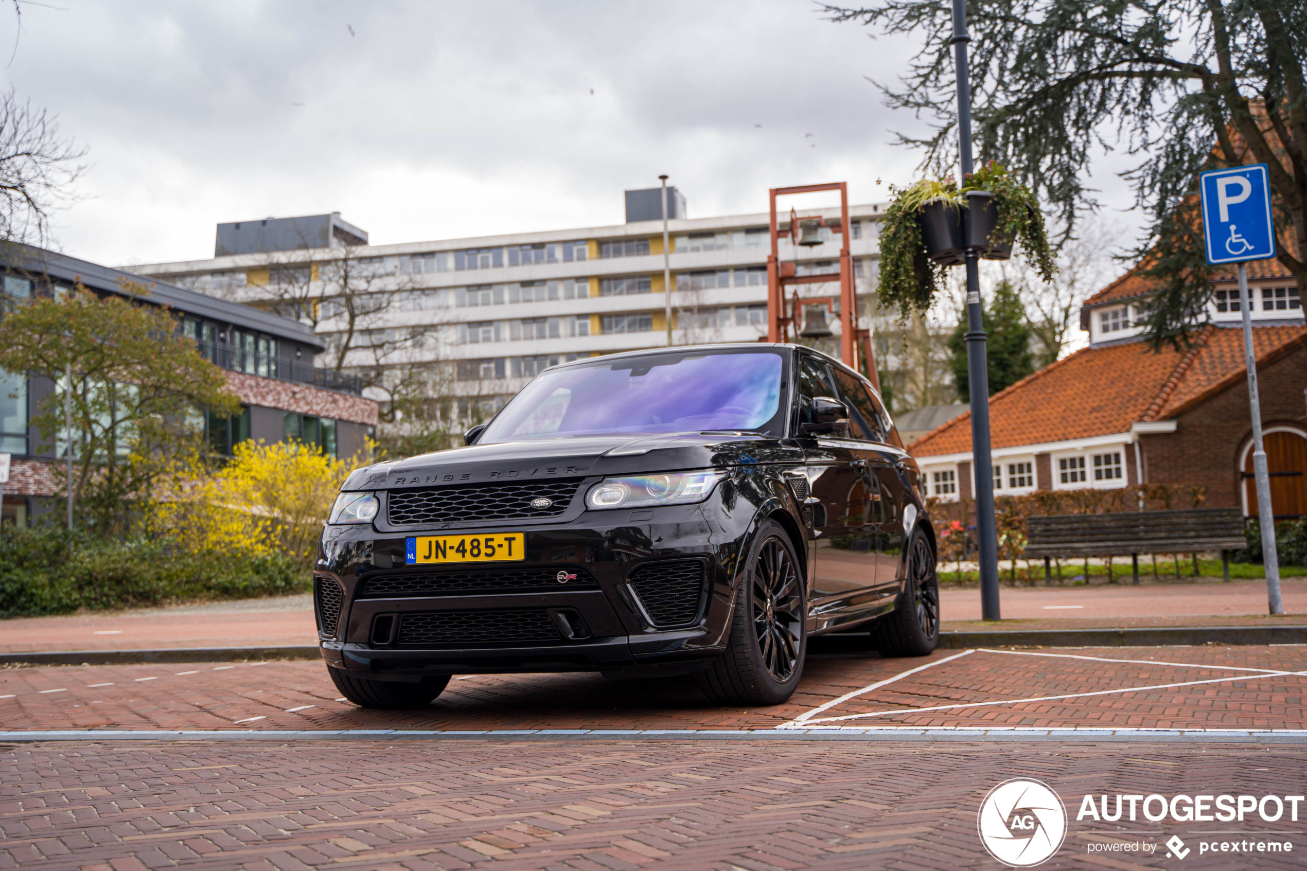 Land Rover Range Rover Sport SVR