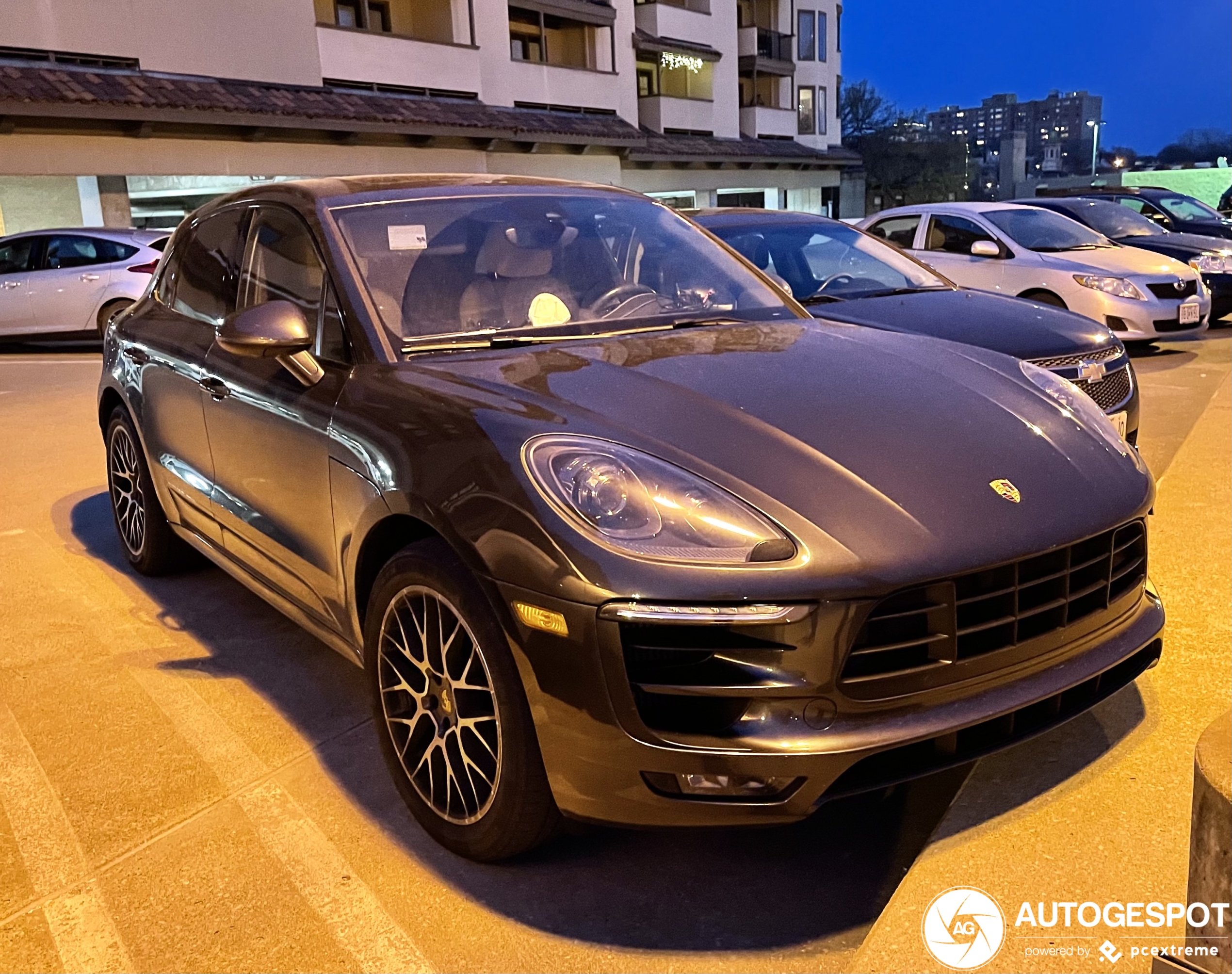 Porsche 95B Macan GTS