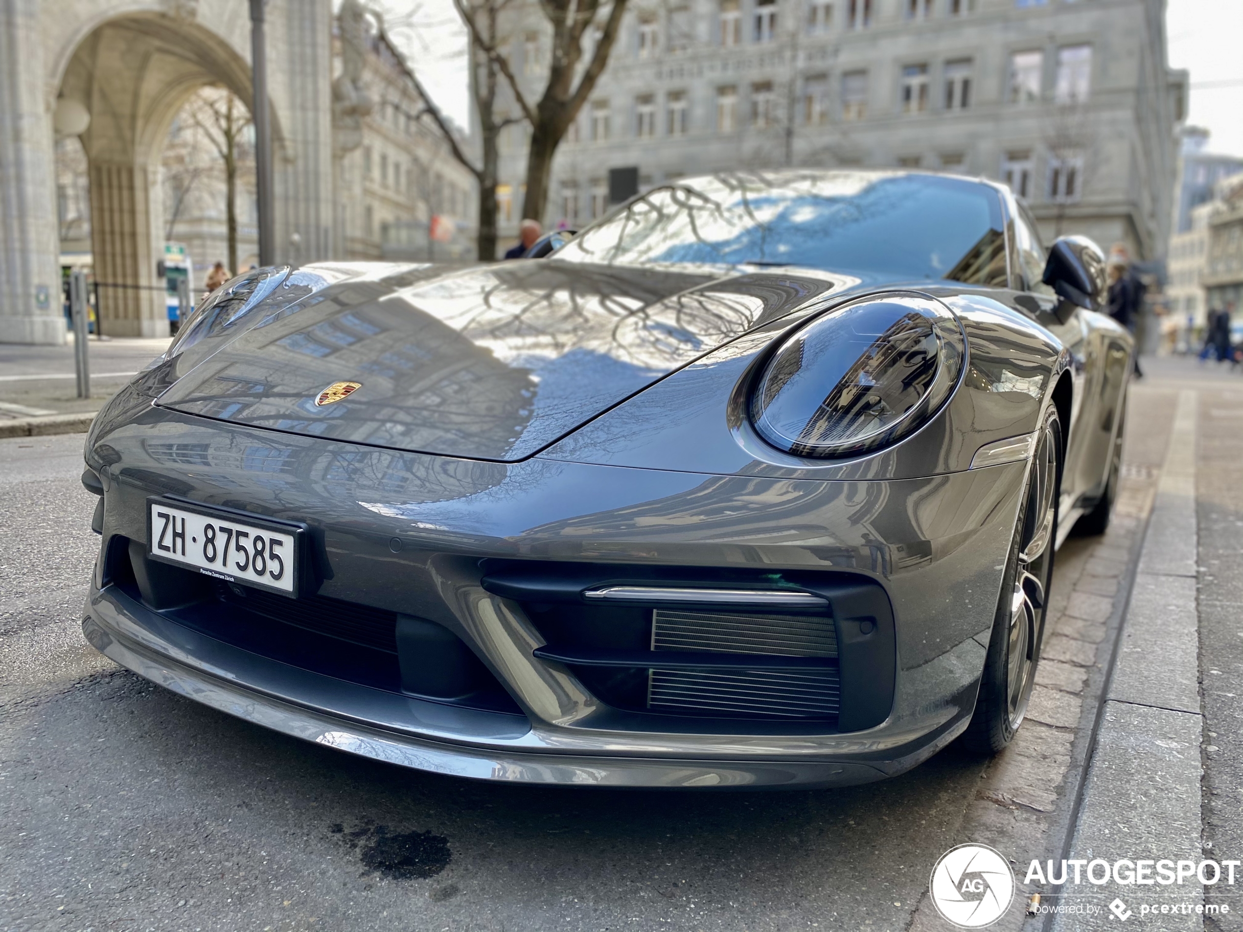 Porsche 992 Carrera 4S