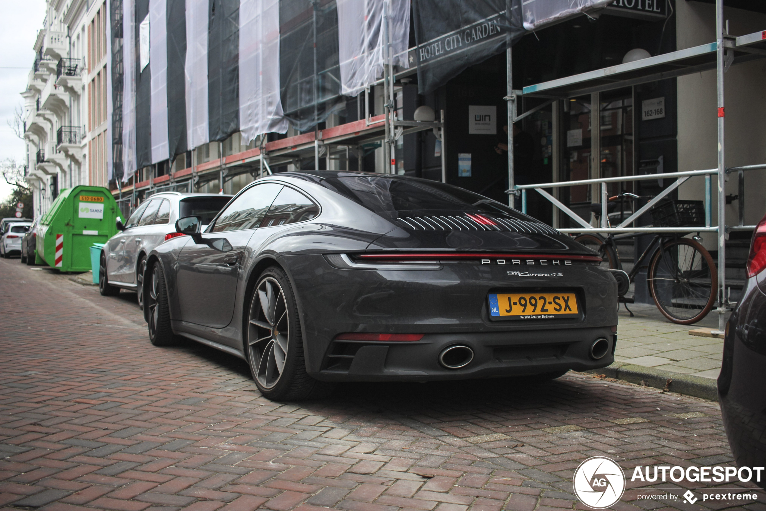 Porsche 992 Carrera 4S