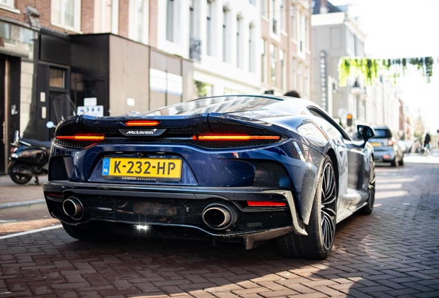 McLaren GT