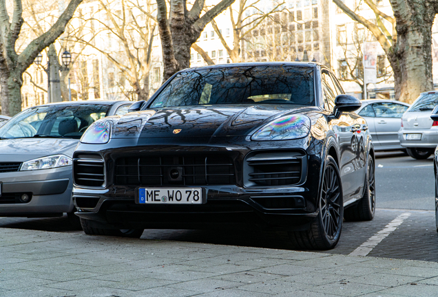 Porsche 9YA Cayenne GTS