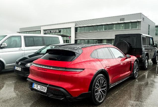 Porsche Taycan Turbo S Cross Turismo