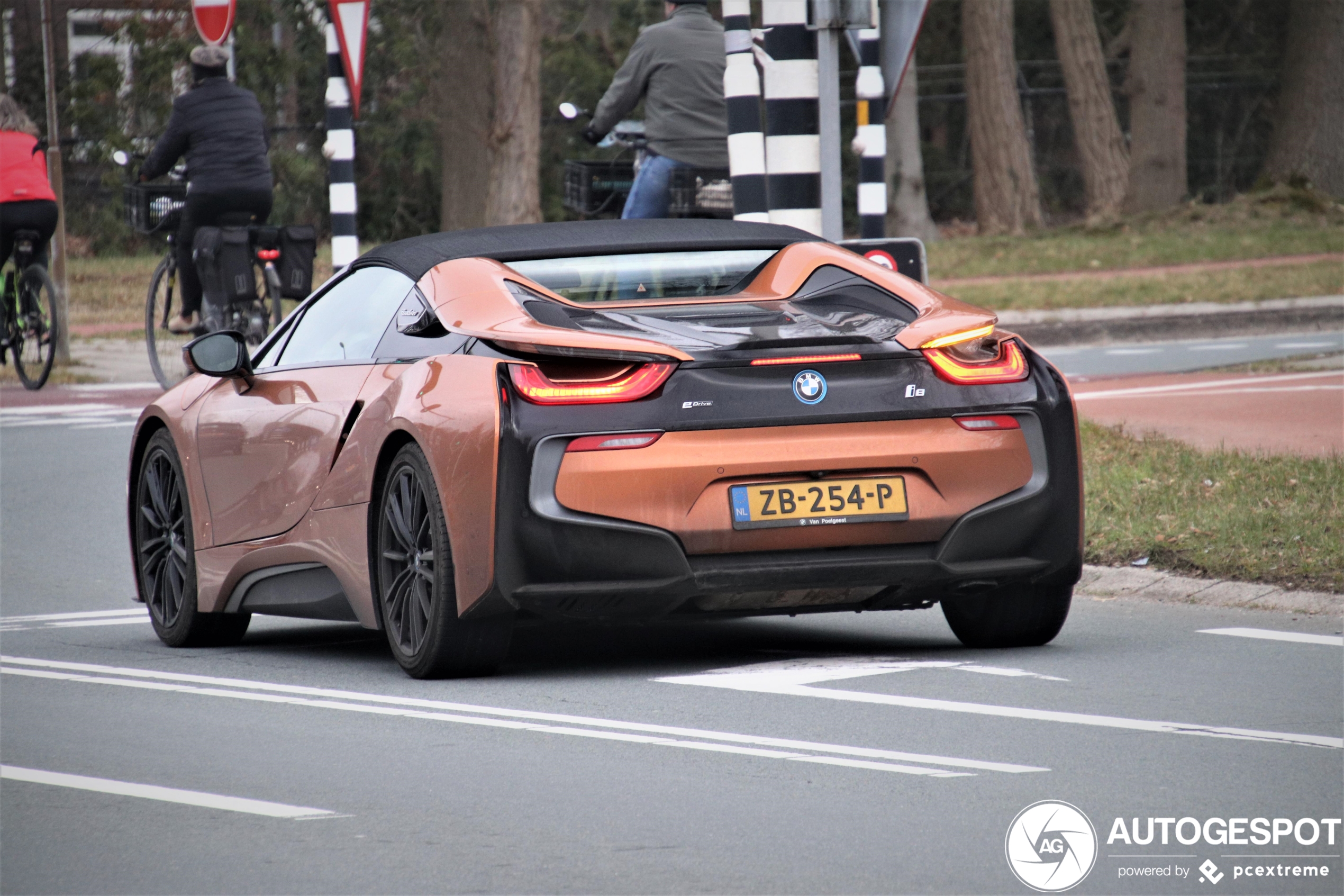 BMW i8 Roadster