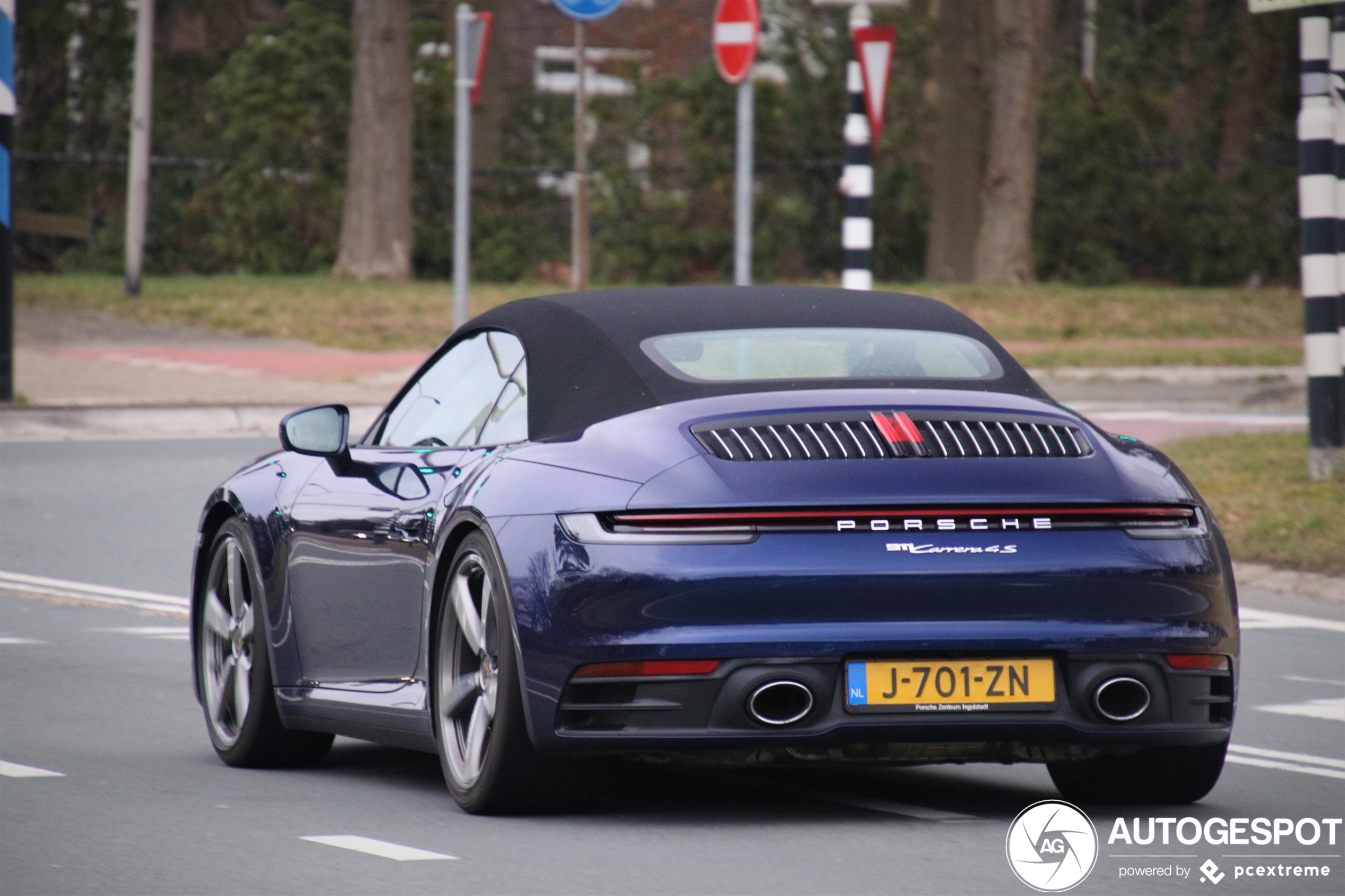 Porsche 992 Carrera 4S Cabriolet