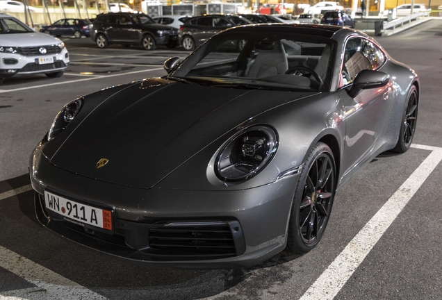 Porsche 992 Carrera 4S