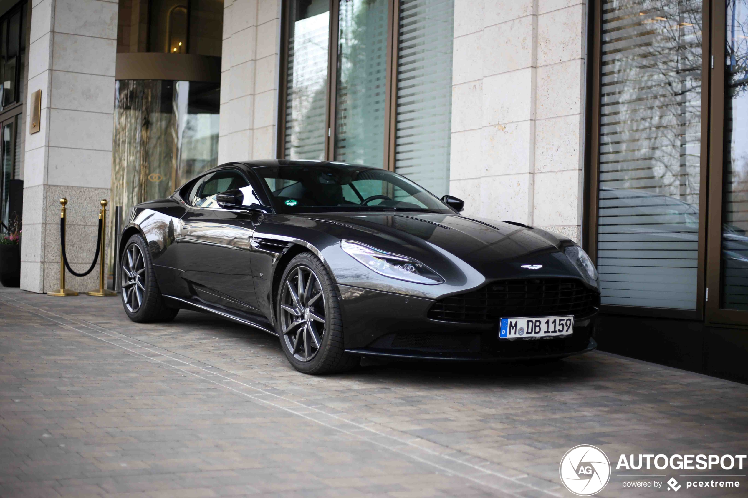 Aston Martin DB11