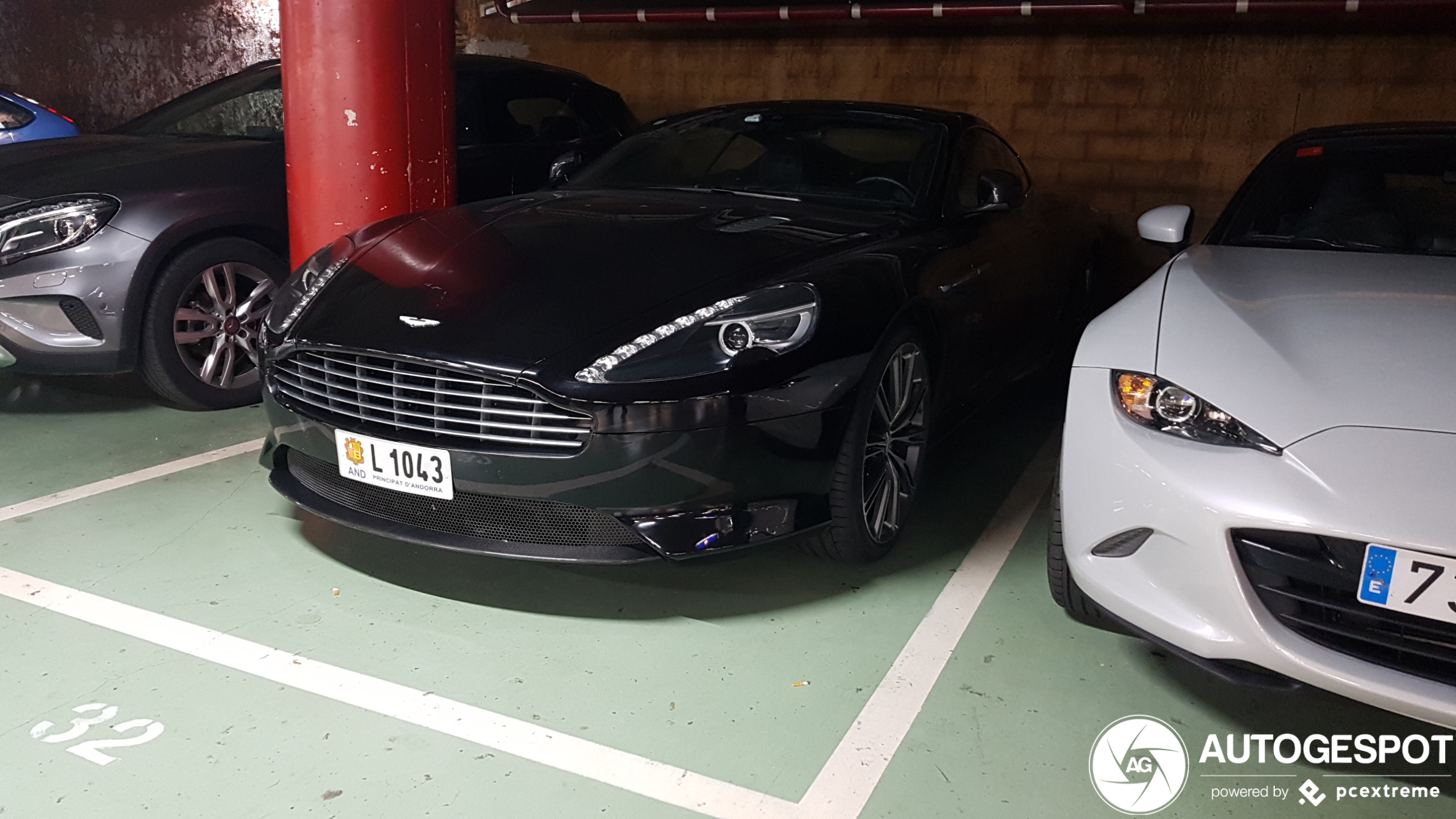 Aston Martin DB9 2013