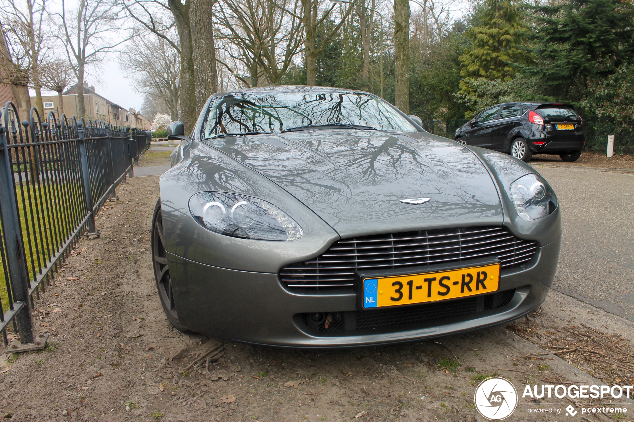 Aston Martin V8 Vantage