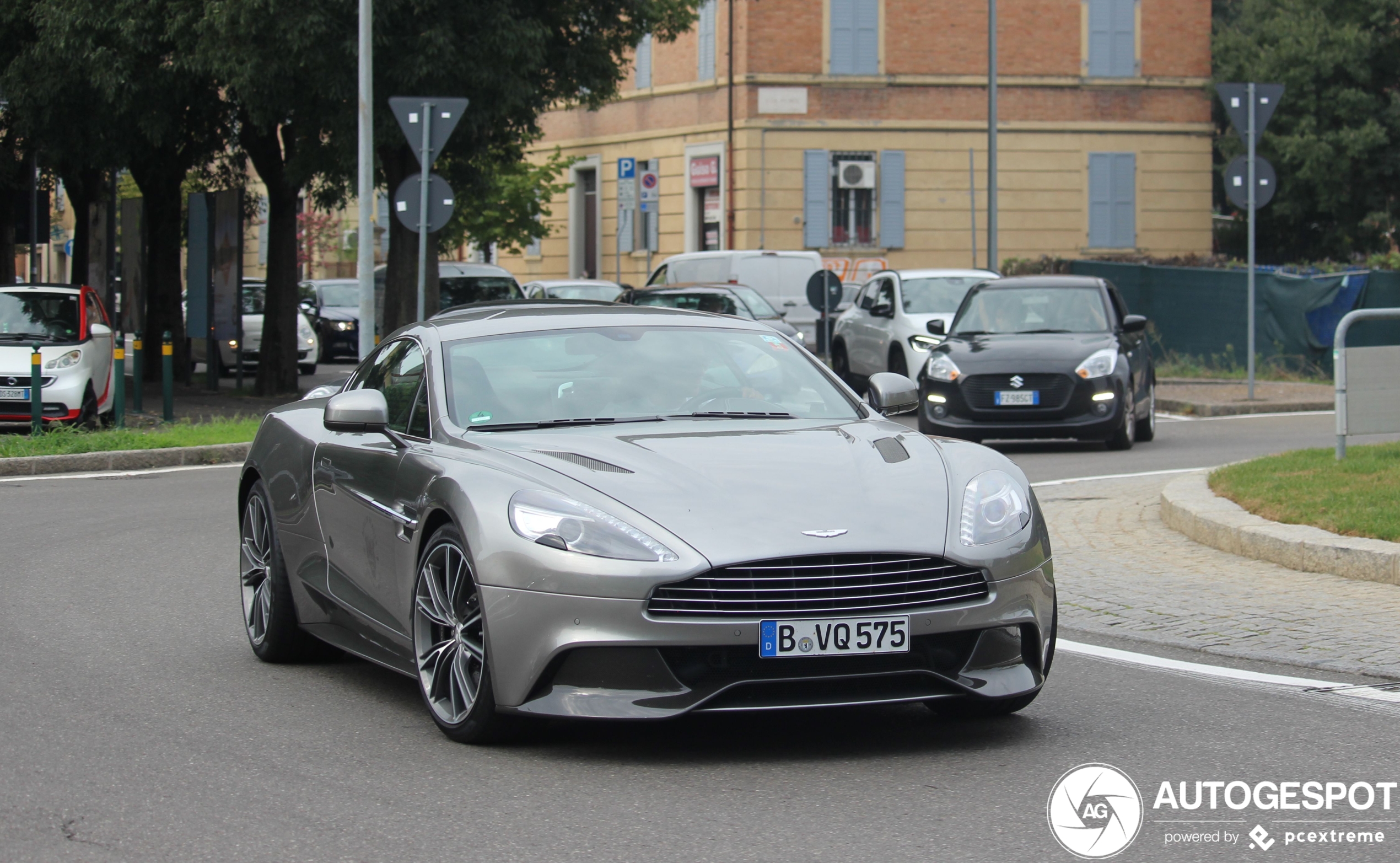 Aston Martin Vanquish 2013