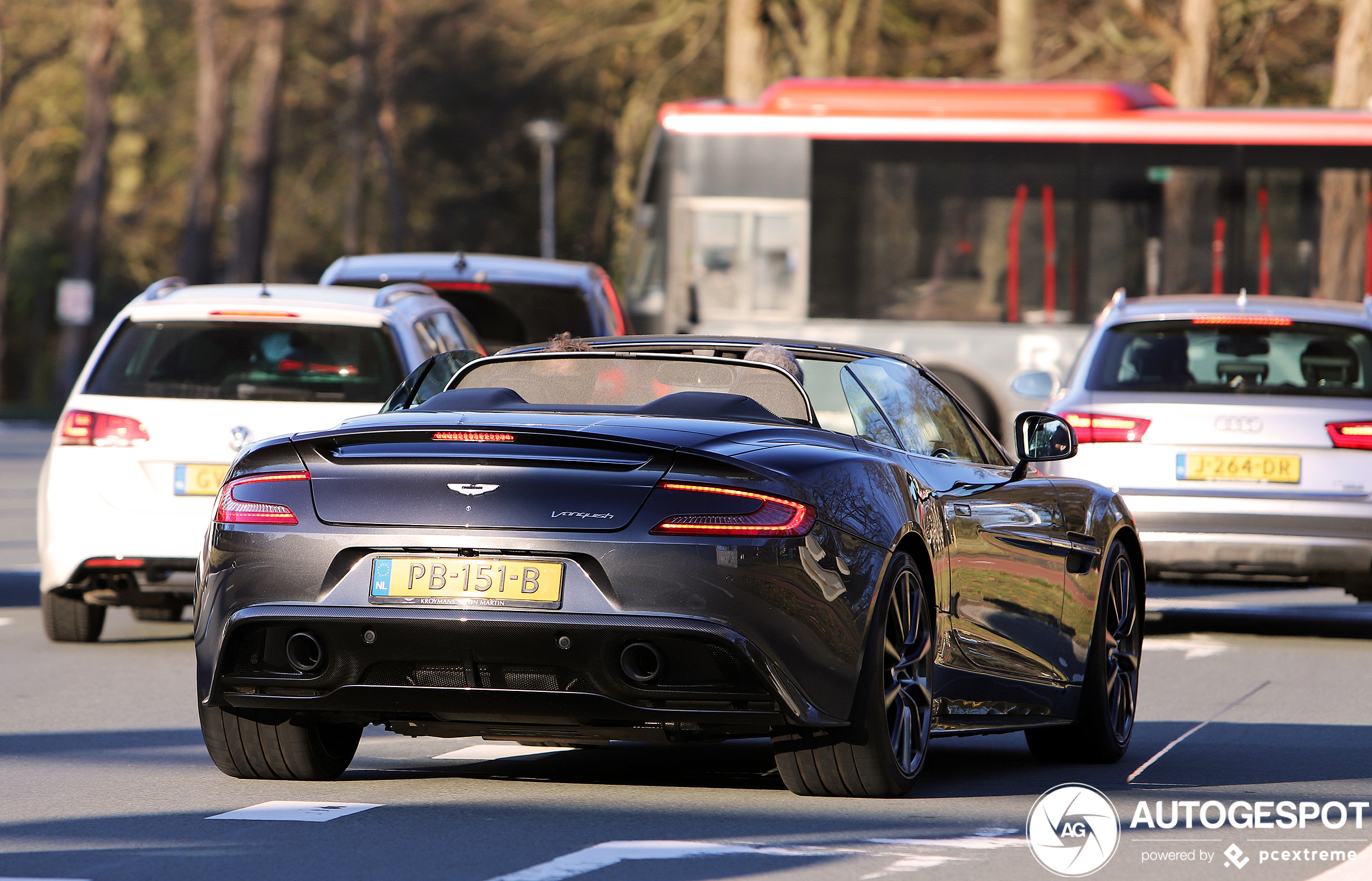 Aston Martin Vanquish Volante