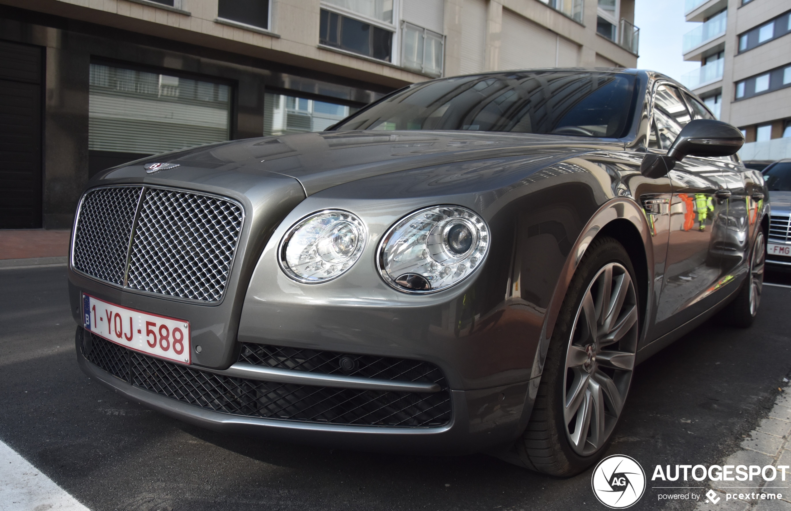 Bentley Flying Spur V8