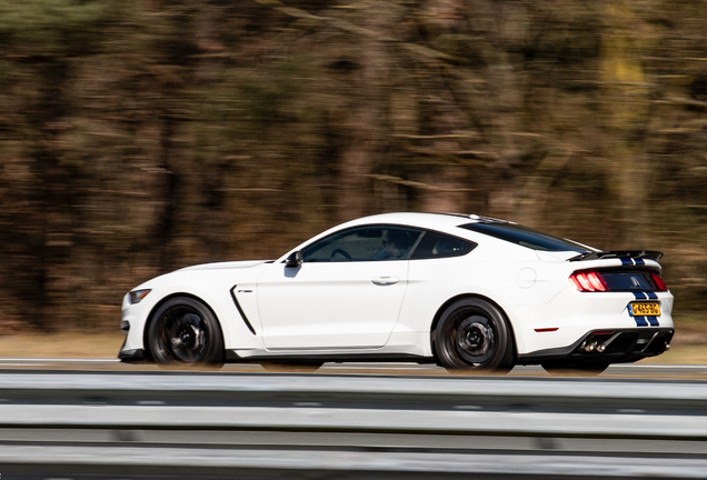 Ford Mustang Shelby GT350 2015