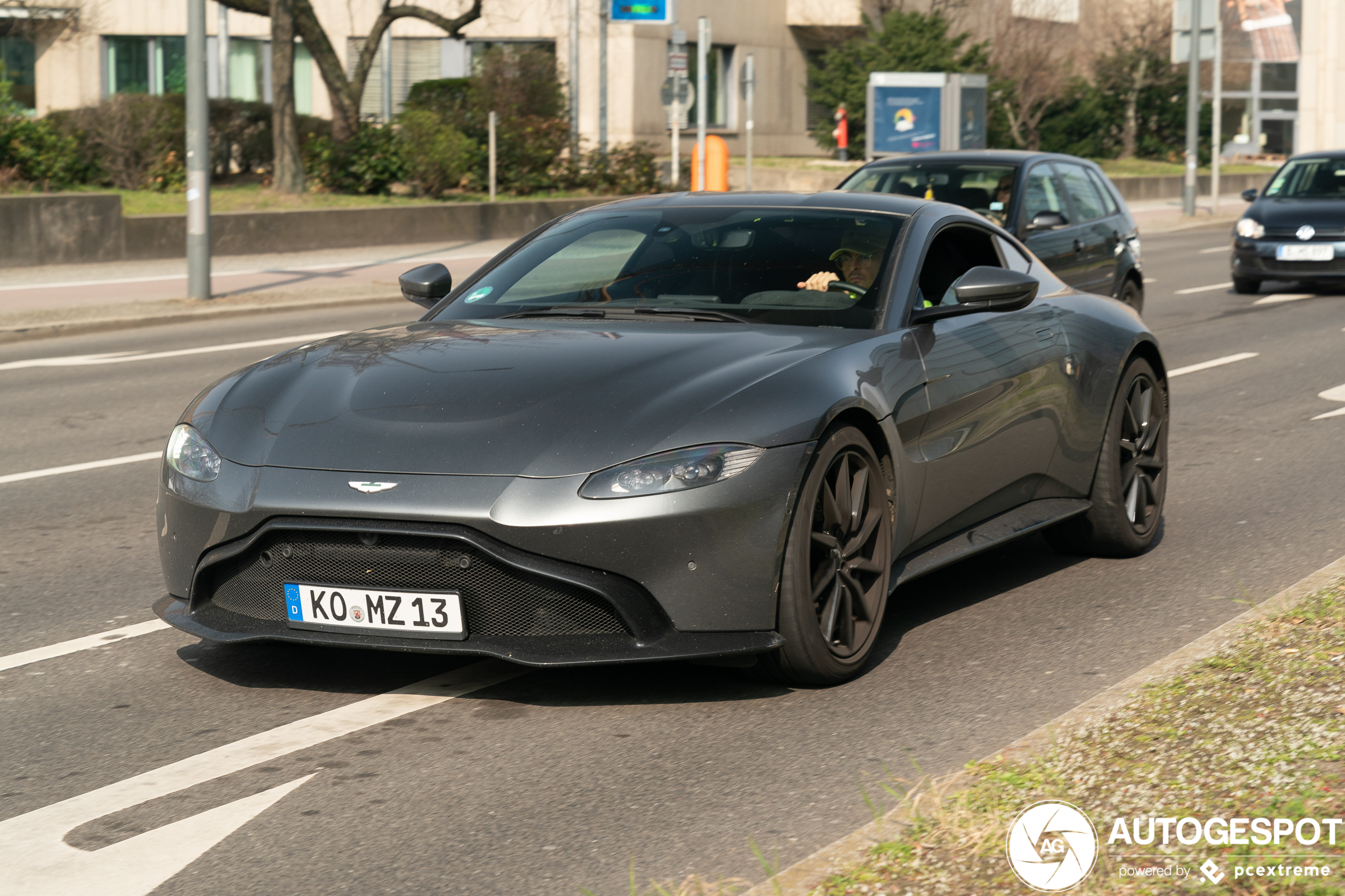 Aston Martin V8 Vantage 2018