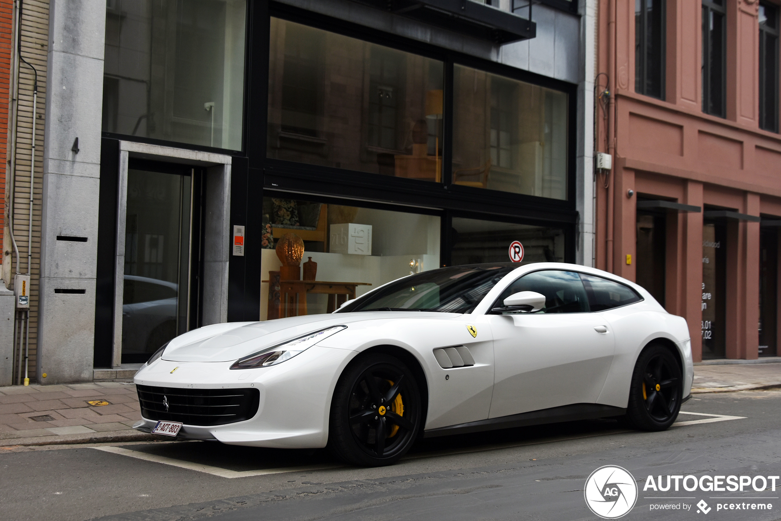 Ferrari GTC4Lusso T