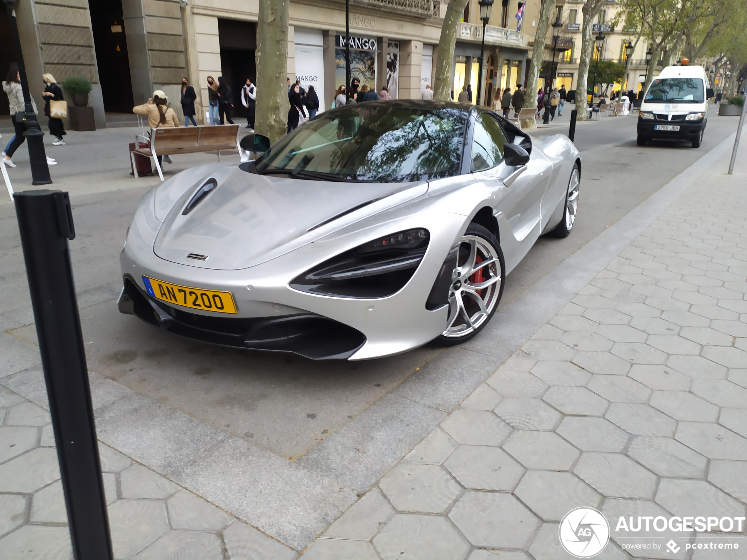 McLaren 720S Spider