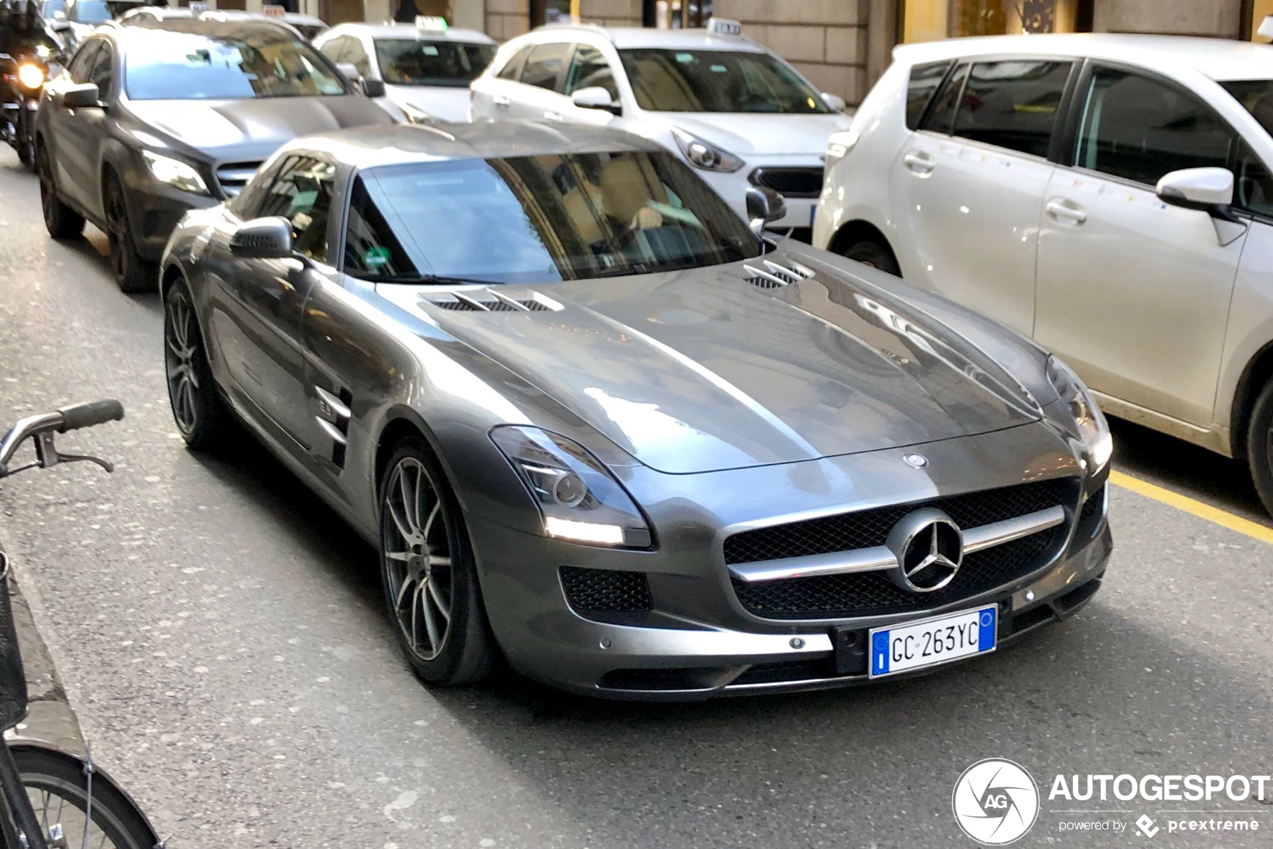 Mercedes-Benz SLS AMG