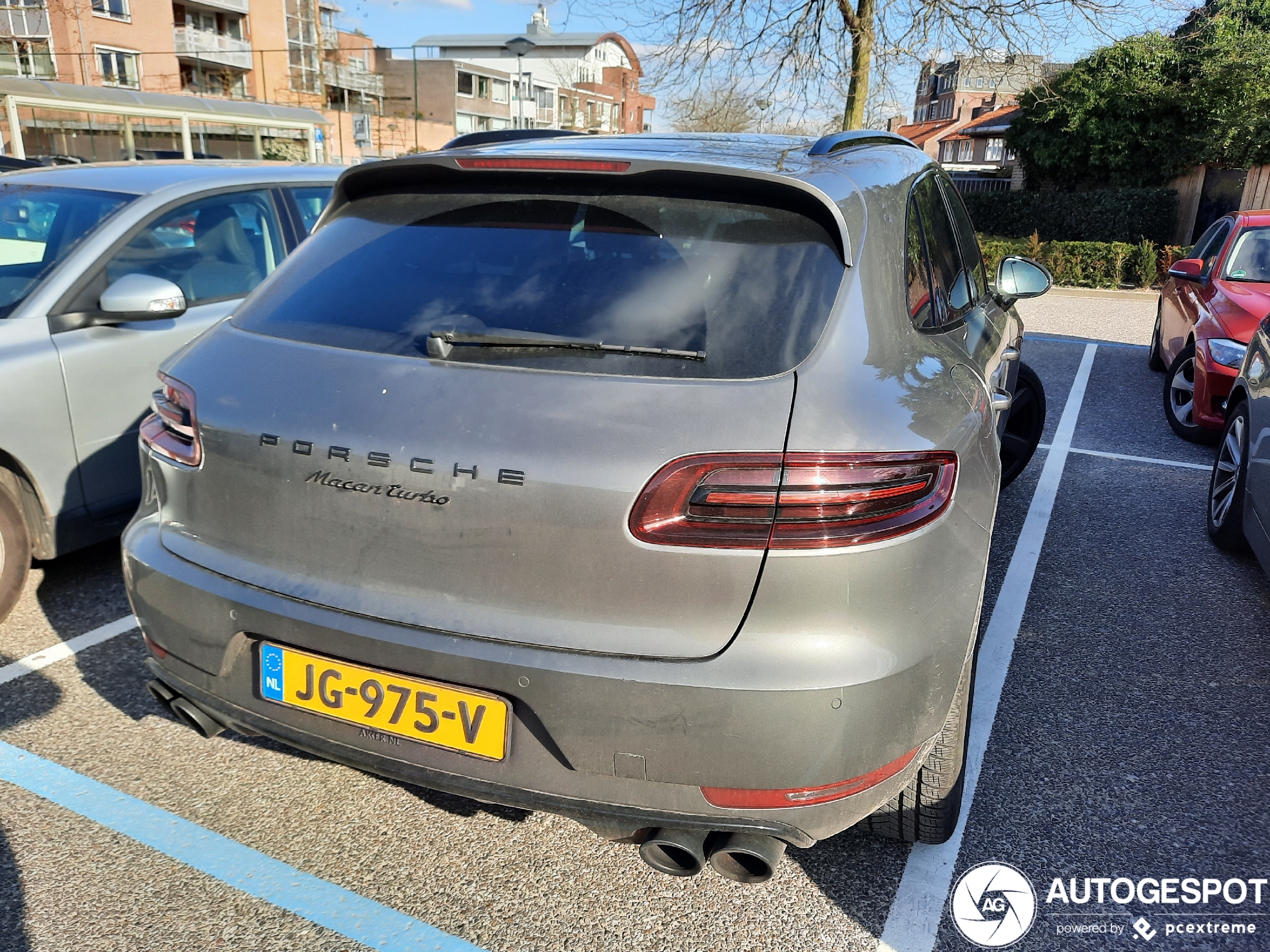 Porsche 95B Macan Turbo