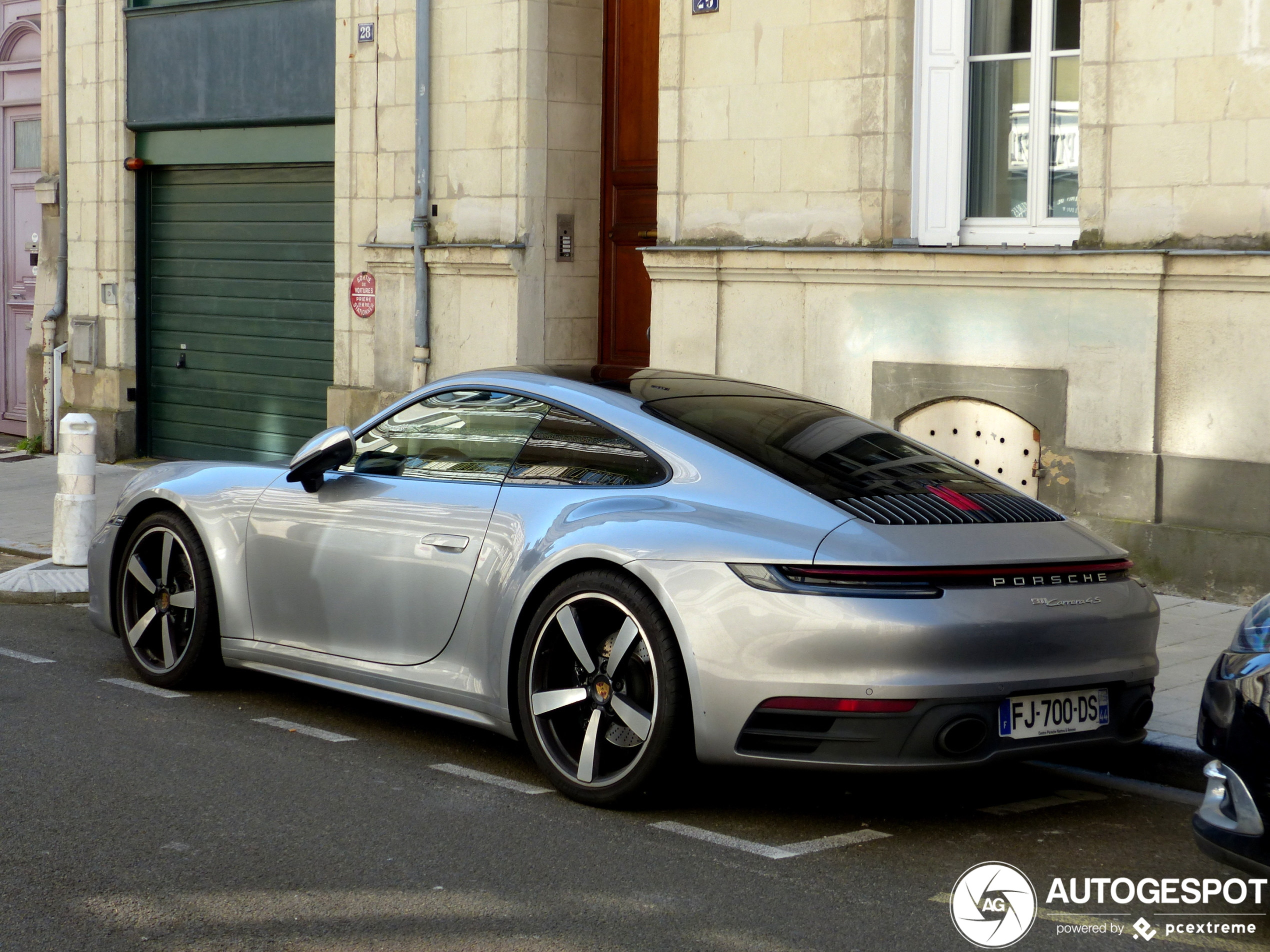 Porsche 992 Carrera 4S