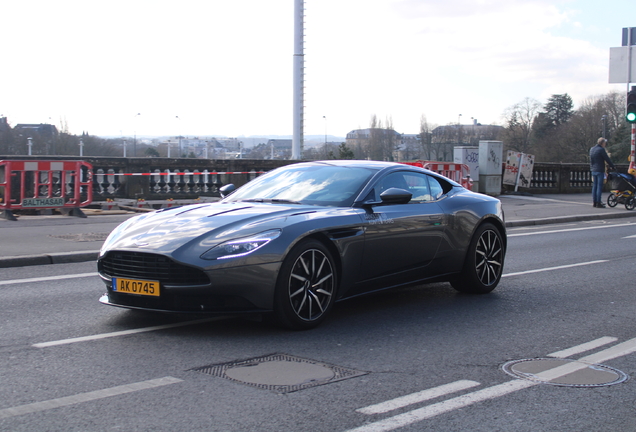 Aston Martin DB11