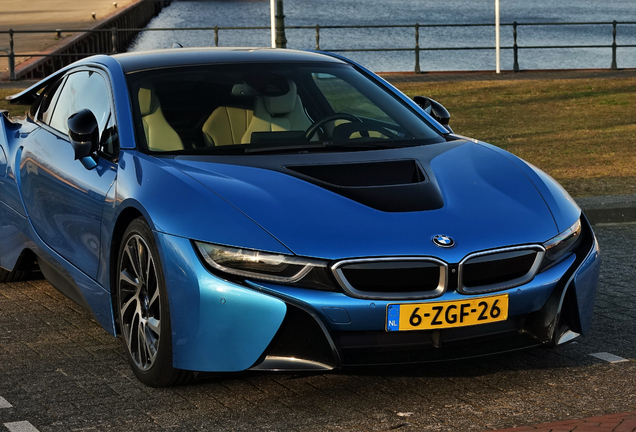 BMW i8