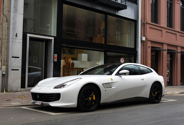 Ferrari GTC4Lusso T