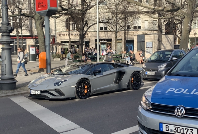 Lamborghini Aventador S LP740-4