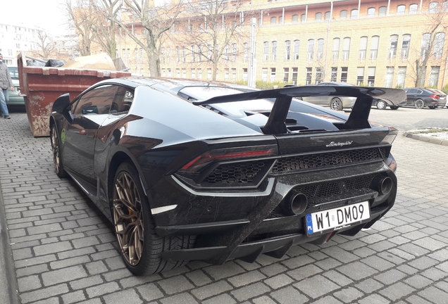 Lamborghini Huracán LP640-4 Performante