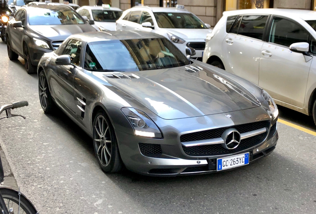 Mercedes-Benz SLS AMG