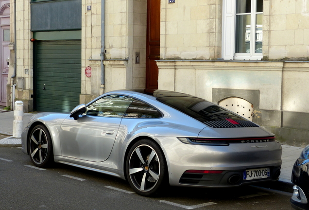 Porsche 992 Carrera 4S