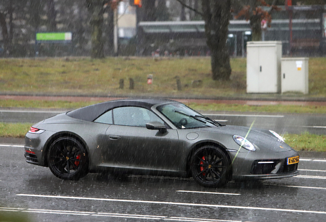 Porsche 992 Carrera 4S Cabriolet