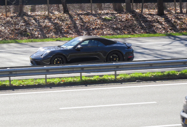 Porsche 992 Carrera 4S Cabriolet