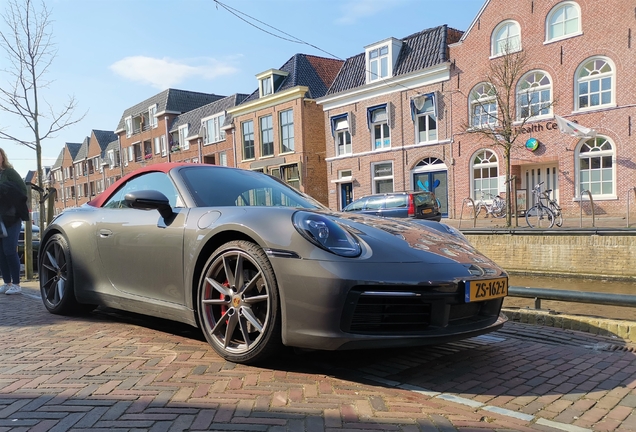 Porsche 992 Carrera 4S Cabriolet