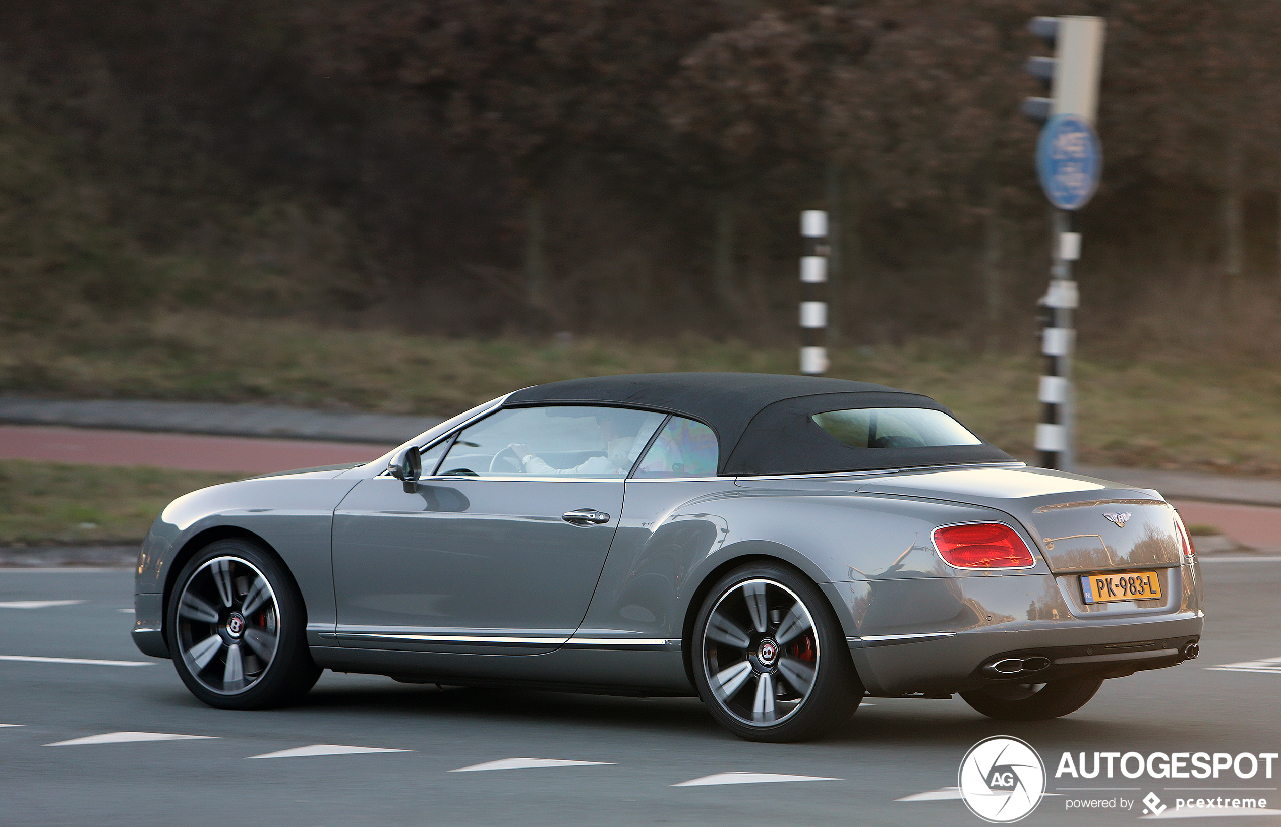 Bentley Continental GTC V8