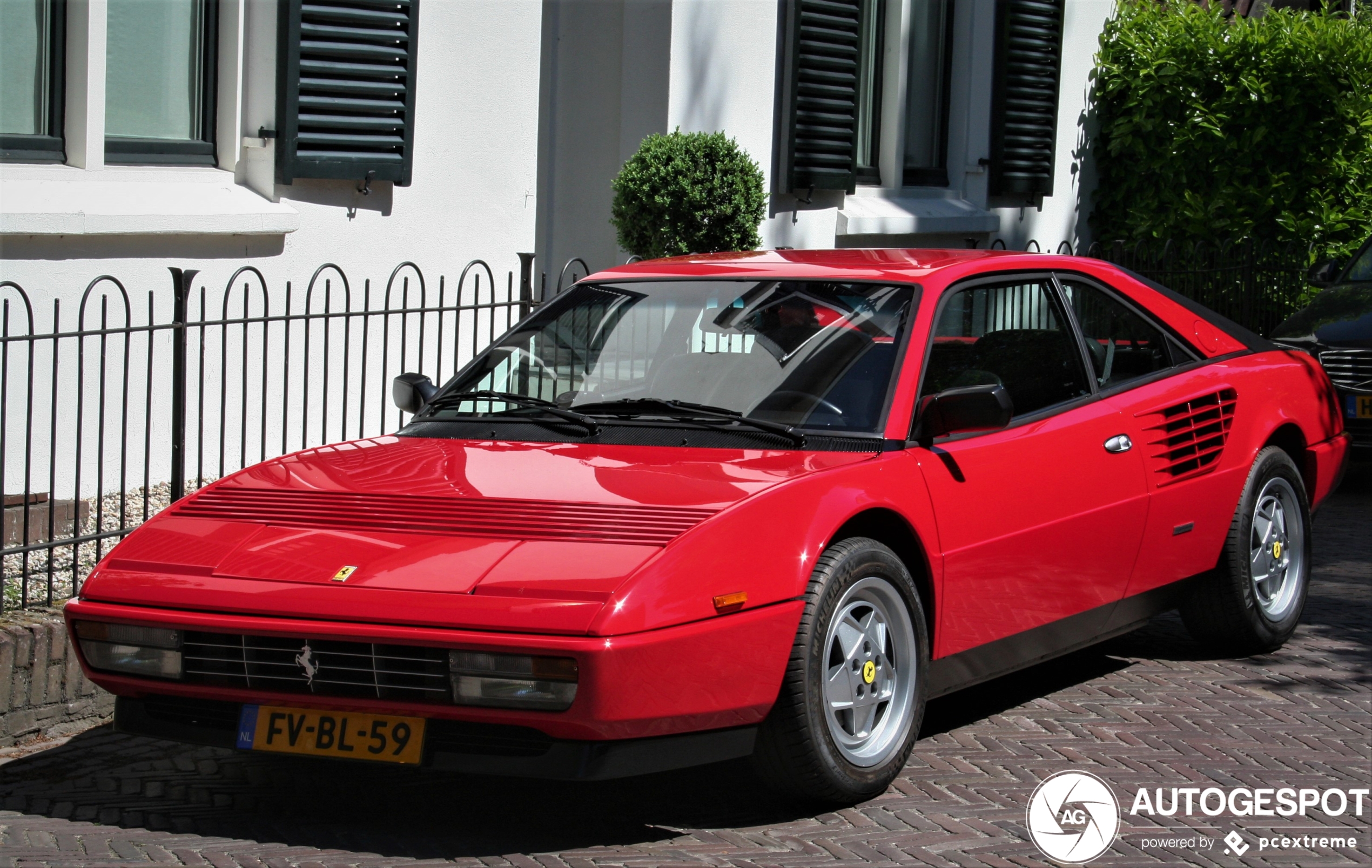 Ferrari Mondial 3.2