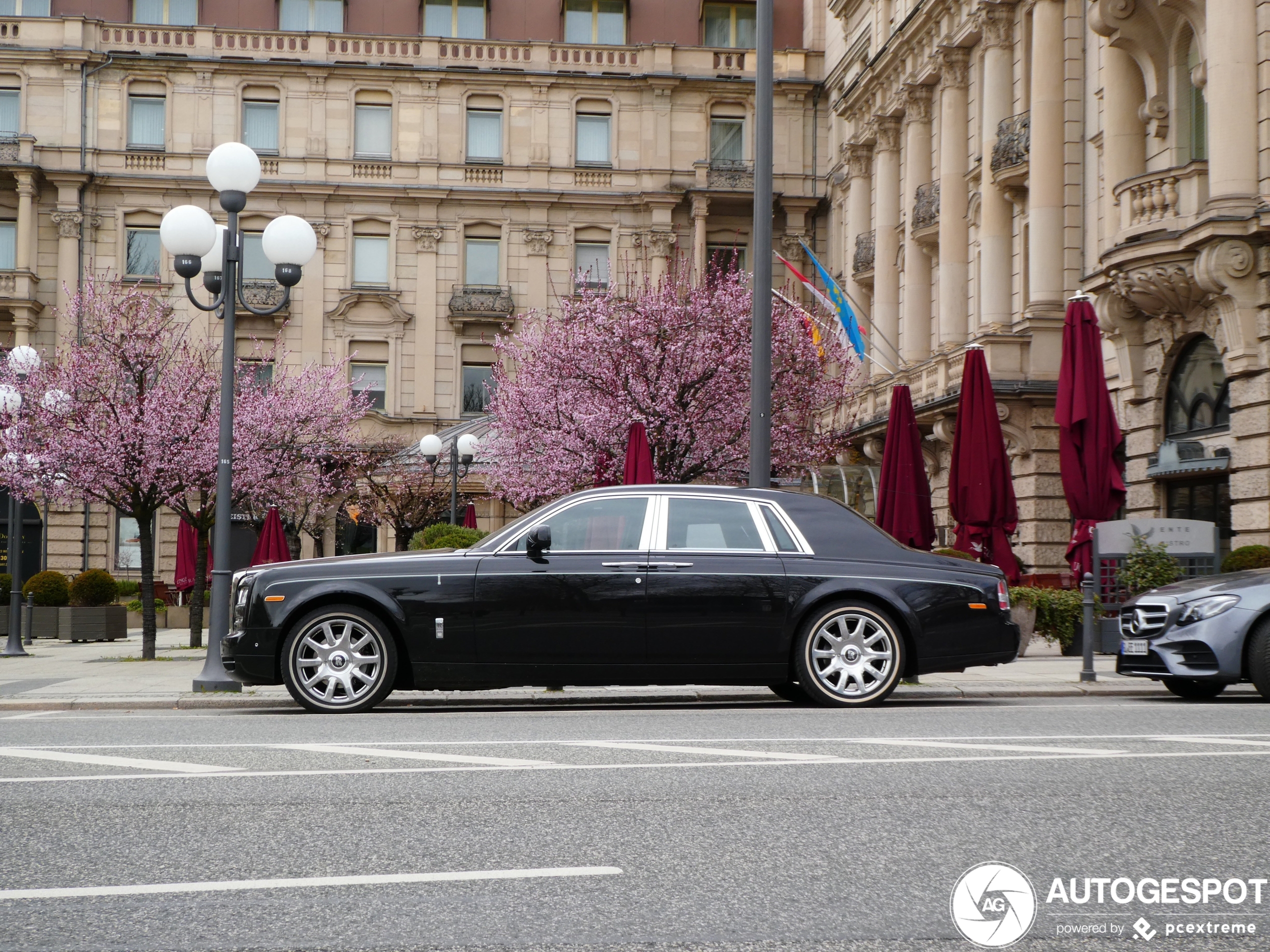 Rolls-Royce Phantom Series II Art Deco Collection