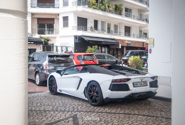 Lamborghini Aventador LP700-4 Roadster Pirelli Edition