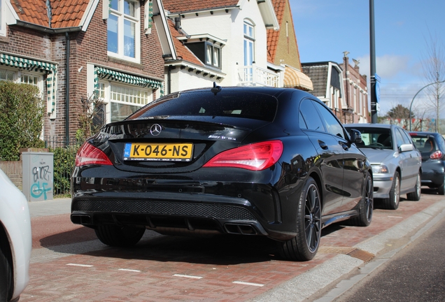 Mercedes-Benz CLA 45 AMG C117