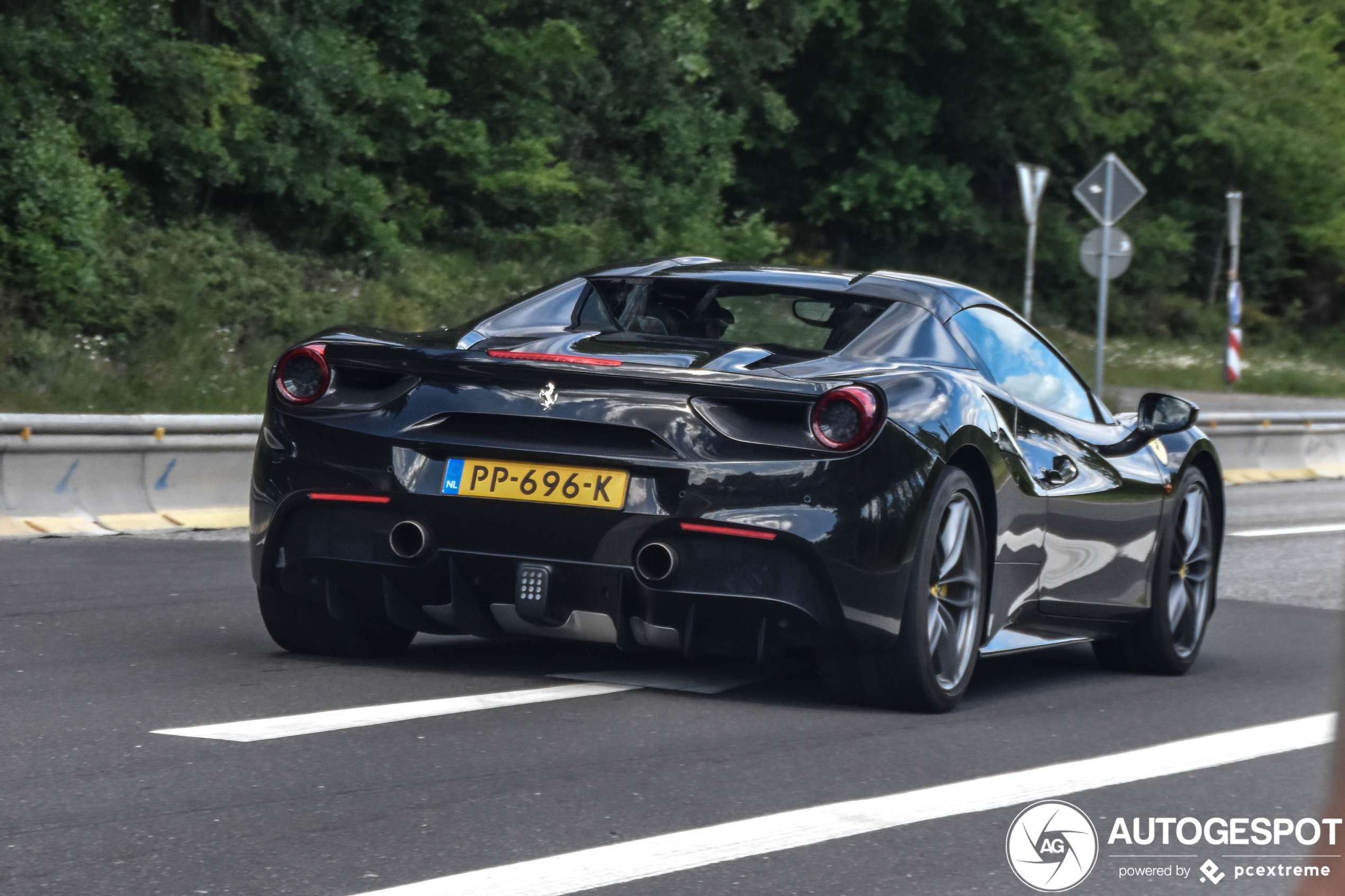 Ferrari 488 Spider