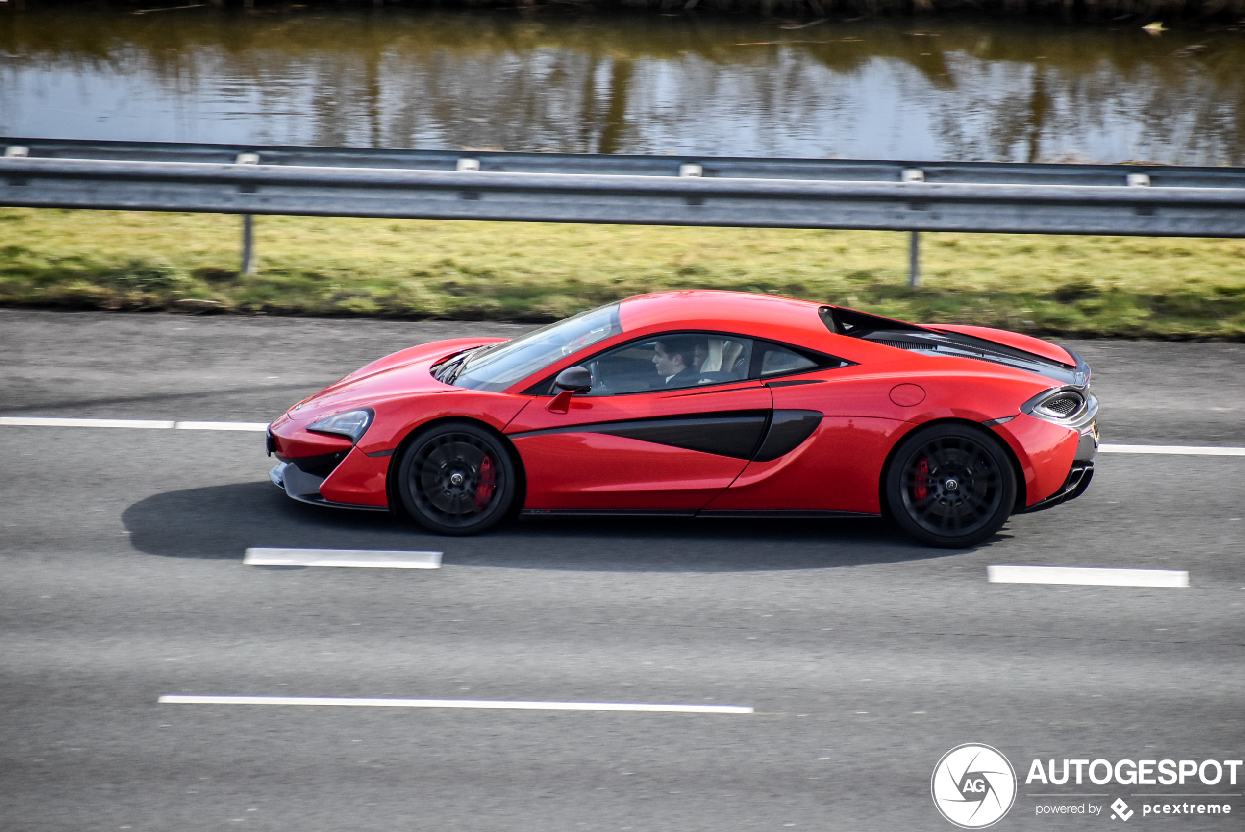 McLaren 570S