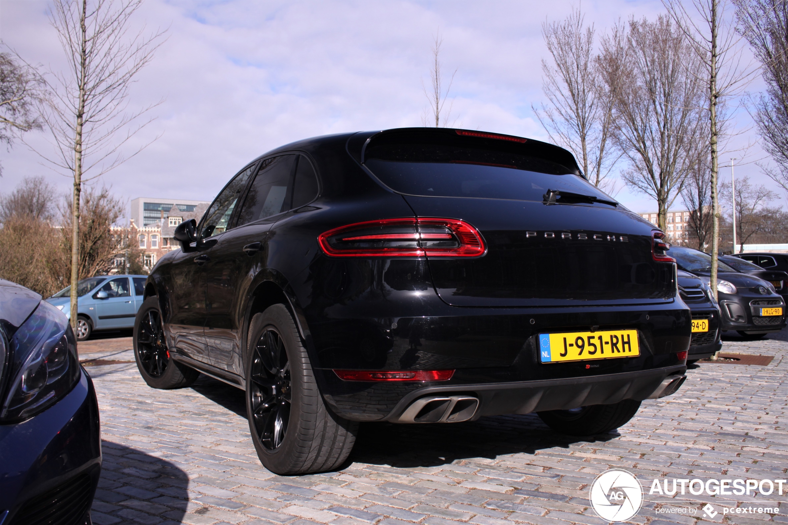 Porsche 95B Macan Turbo