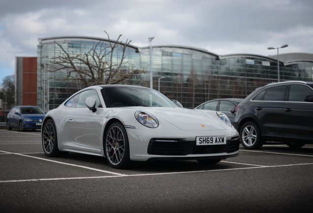 Porsche 992 Carrera 4S