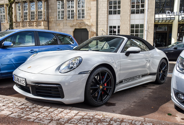 Porsche 992 Carrera 4S Cabriolet