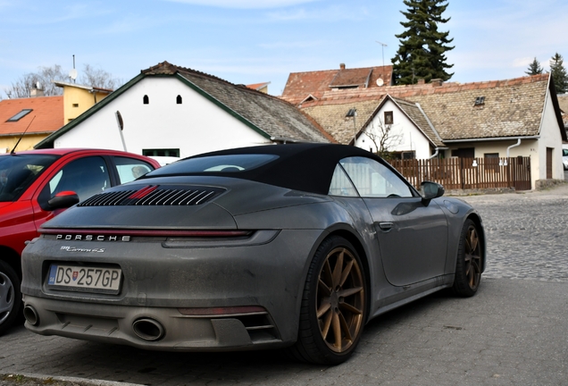 Porsche 992 Carrera 4S Cabriolet